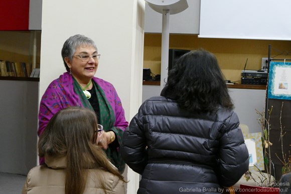 Gabriella Bralla in una serata di poesia