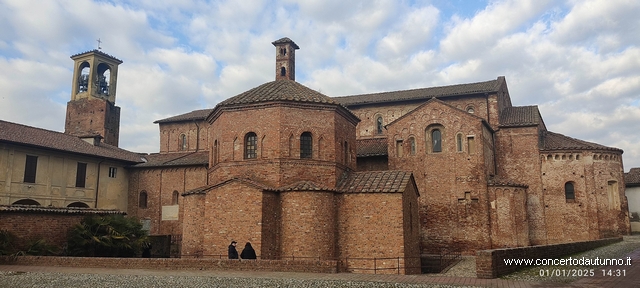 Lomello Basilica Castello