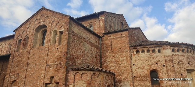 Lomello Basilica Castello