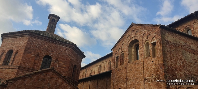 Lomello Basilica Castello