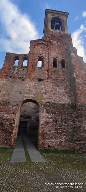 Lomello Basilica Castello