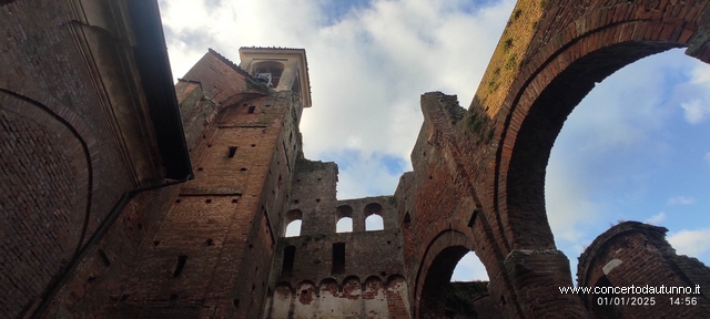 Lomello Basilica Castello