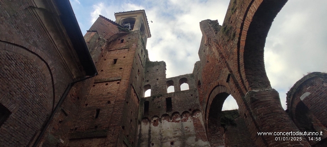 Lomello Basilica Castello