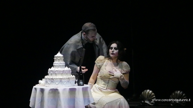 Nozze con delitto Teatro Coccia