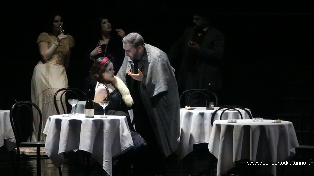 Nozze con delitto Teatro Coccia