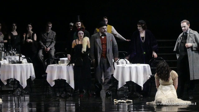 Nozze con delitto Teatro Coccia