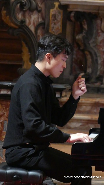 JUNHEE KIM 