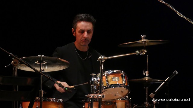 Michelangelo NARI canta AZNAVOUR