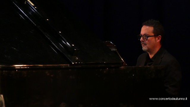 Michelangelo NARI canta AZNAVOUR