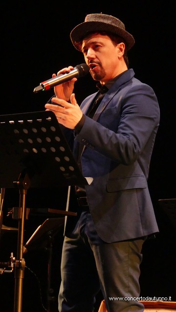 Michelangelo NARI canta AZNAVOUR