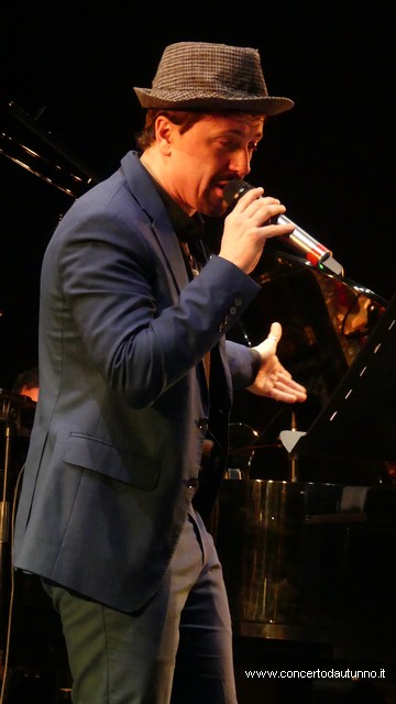 Michelangelo NARI canta AZNAVOUR