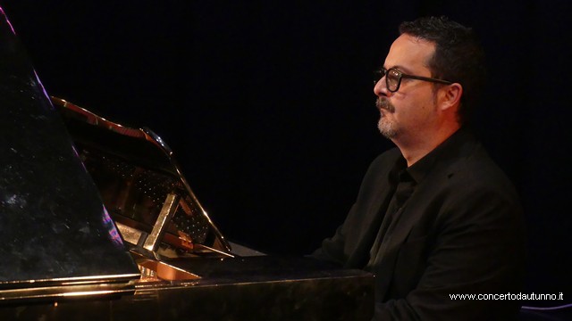 Michelangelo NARI canta AZNAVOUR