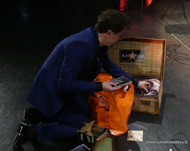 Michelangelo NARI canta AZNAVOUR